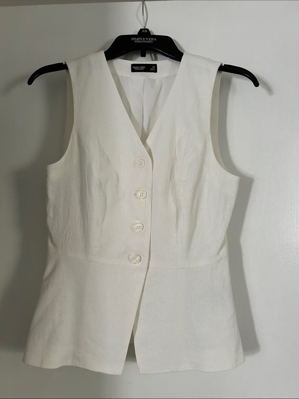 Simply Vera Vera Wang Ivory Button-Front Sleeveless Vest